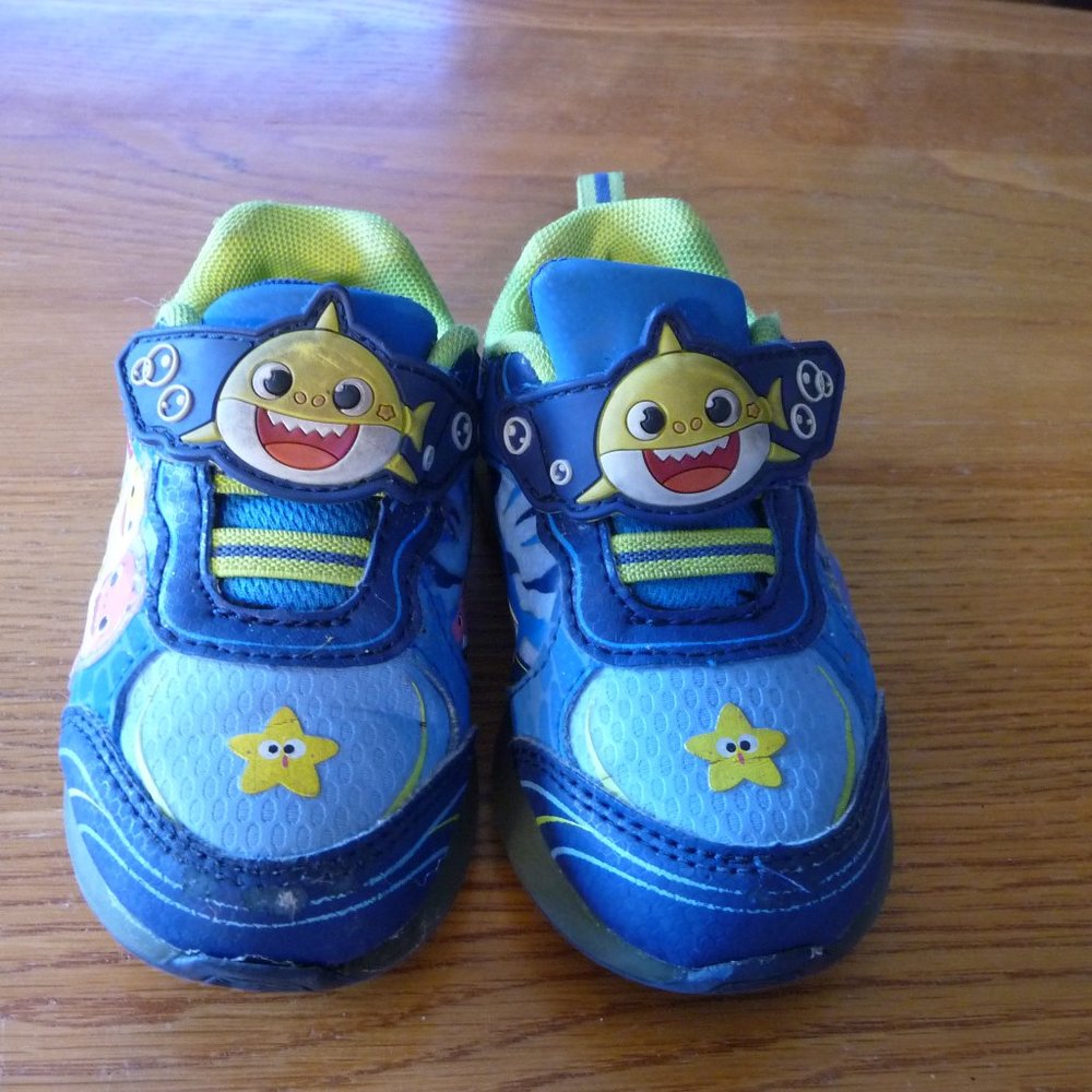 Baby shark toddler sneakers